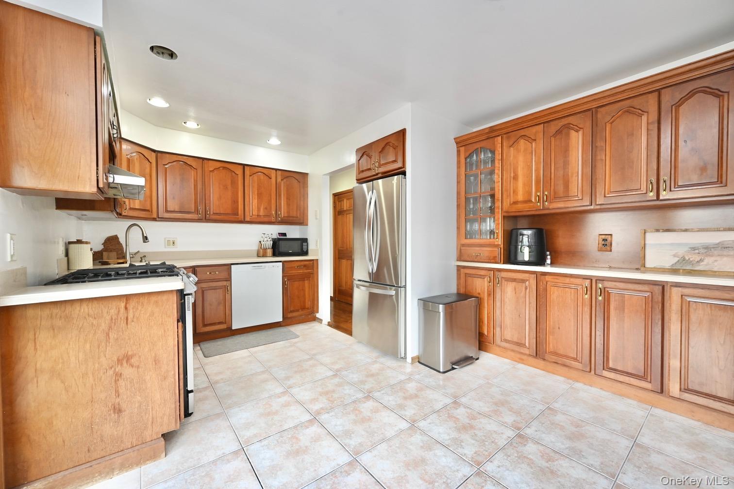 371 N Iowa Avenue – For Sale photo 9