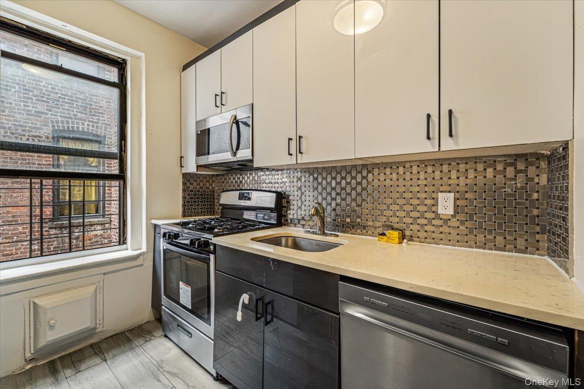 2186 Cruger Avenue, Unit 4B photo 9