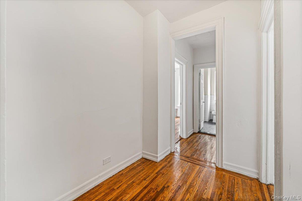 2186 Cruger Avenue, Unit 4B photo 6