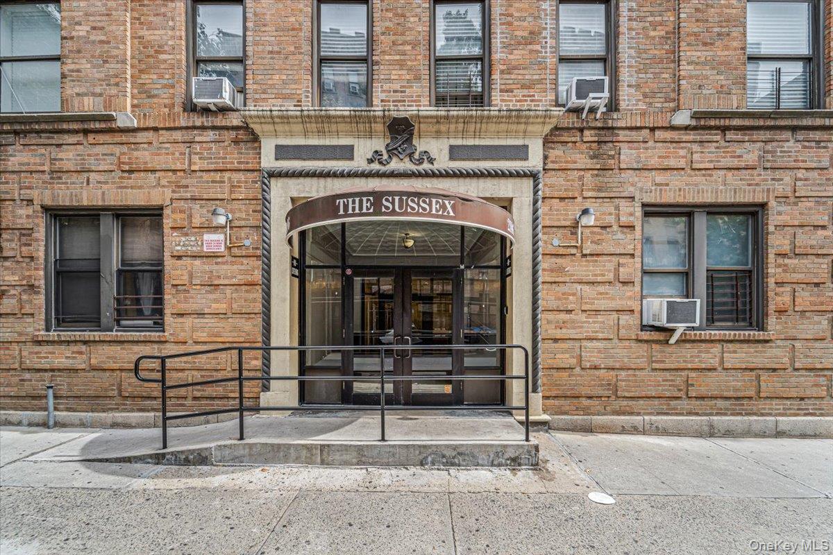 2186 Cruger Avenue, Unit 4B