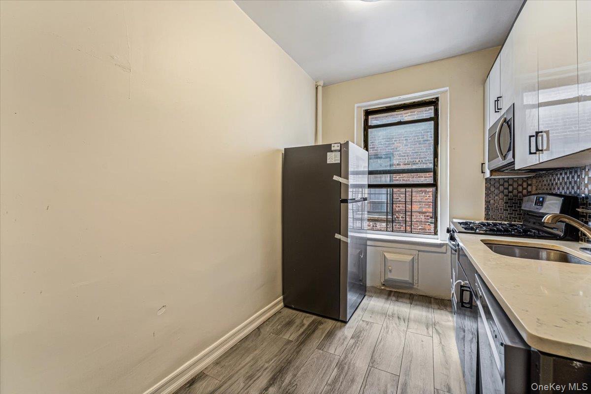 2186 Cruger Avenue, Unit 4B photo 8