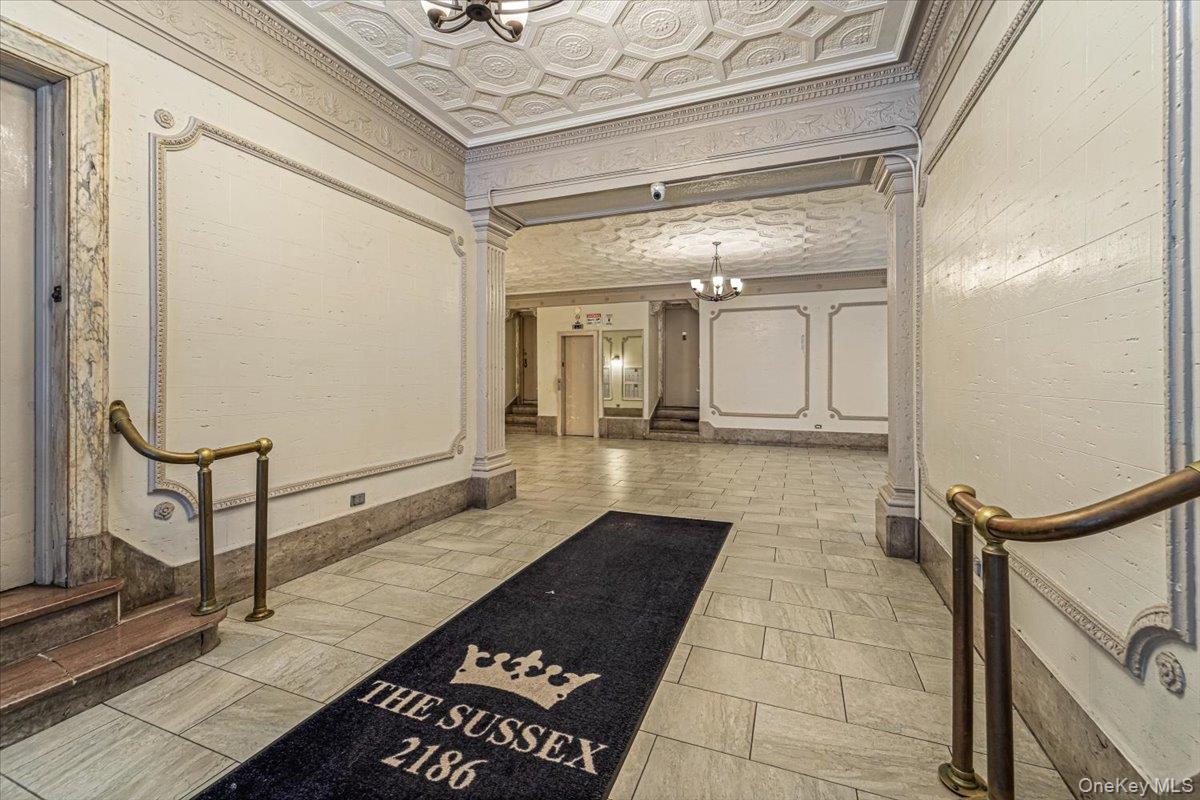 2186 Cruger Avenue, Unit 4B photo 2