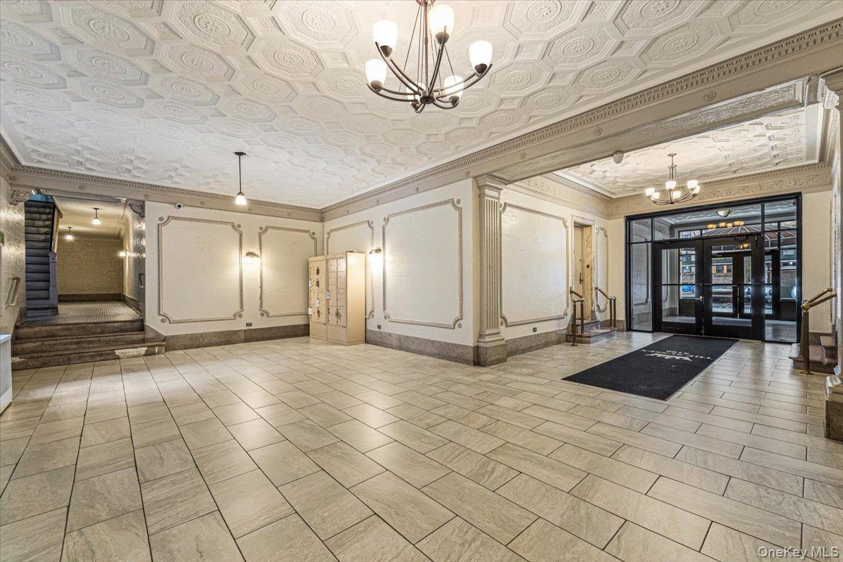 2186 Cruger Avenue, Unit 4B photo 3