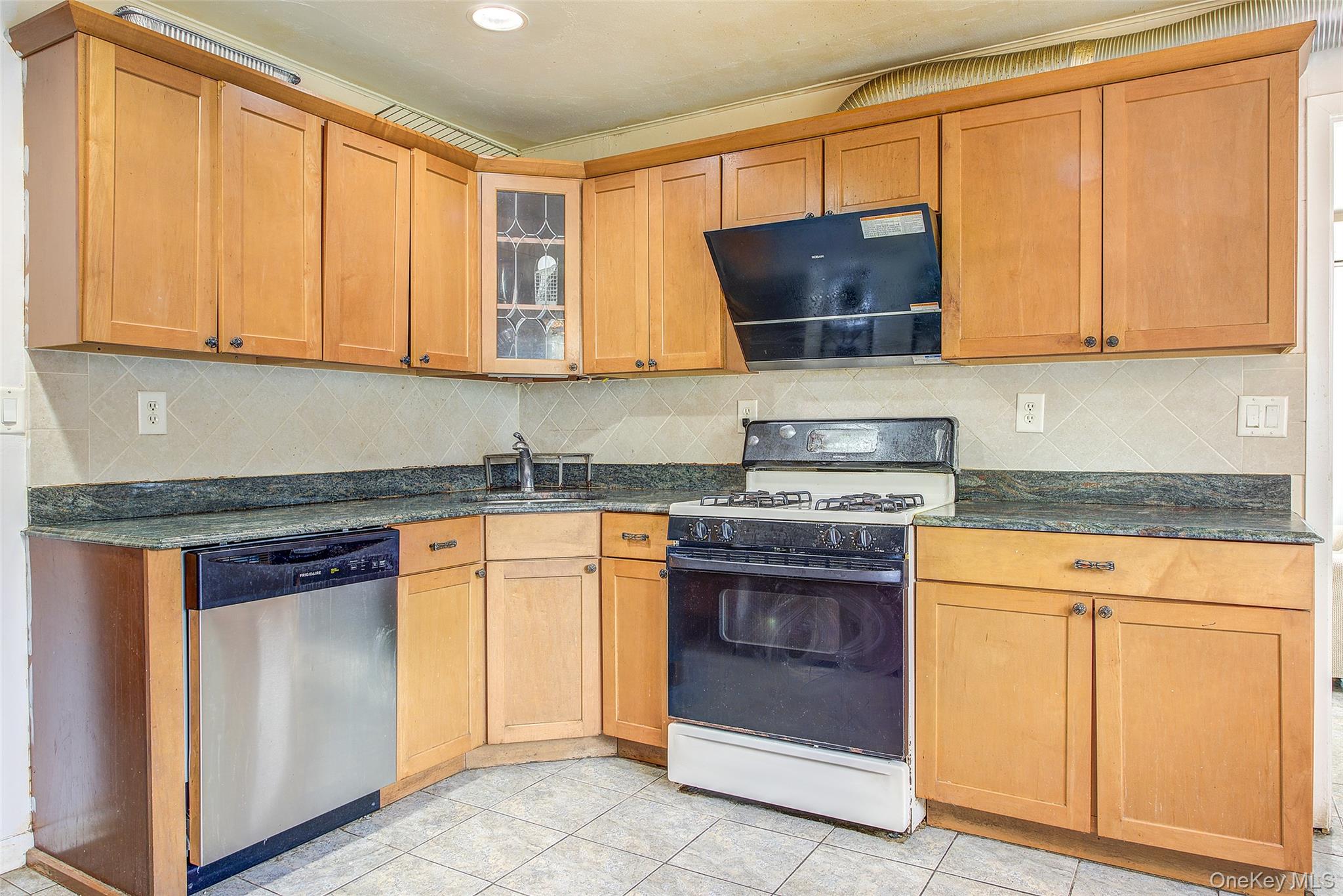 10 Belmont Circle – For Sale photo 15