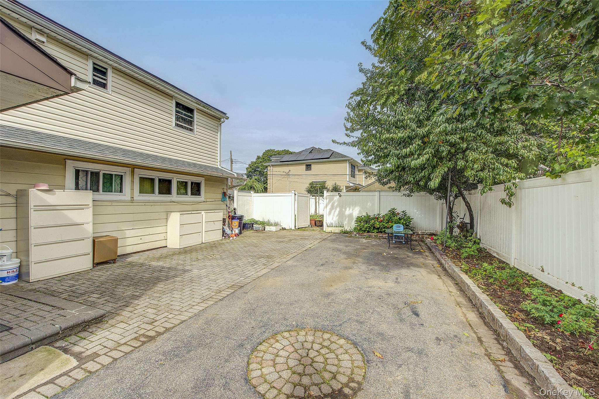 10 Belmont Circle – For Sale photo 2