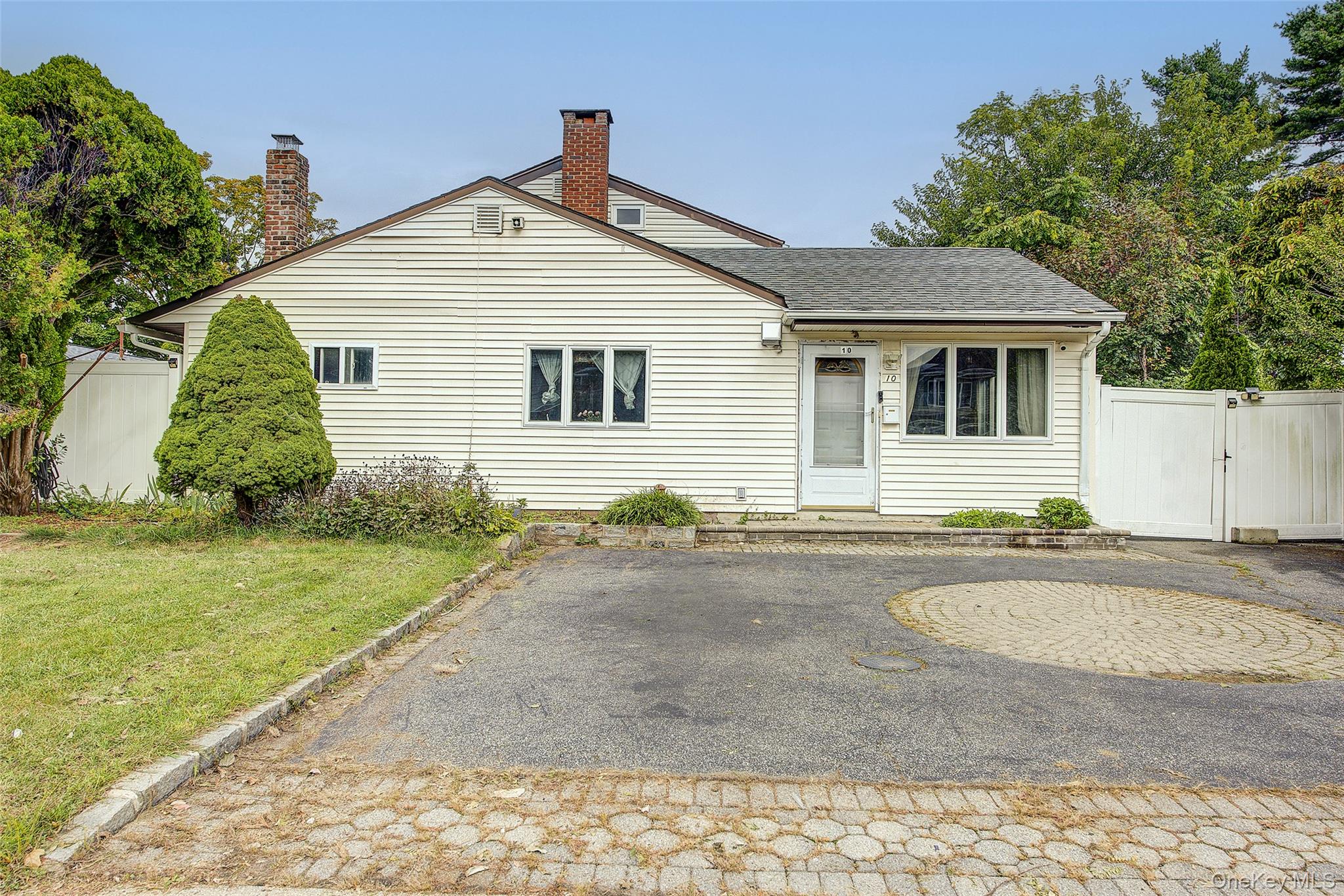 10 Belmont Circle – For Sale