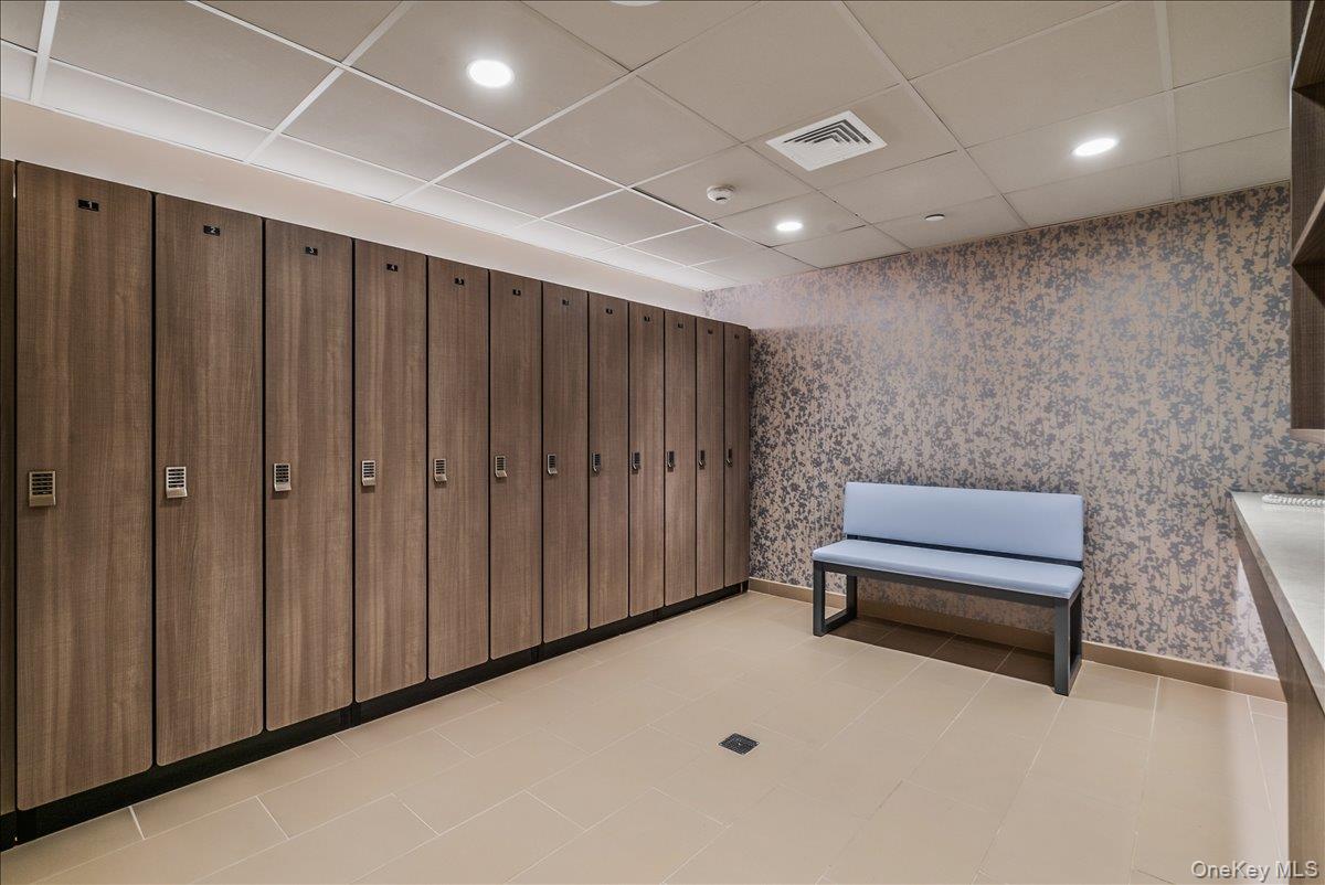 100 Hilton Avenue, Unit 806 photo 24