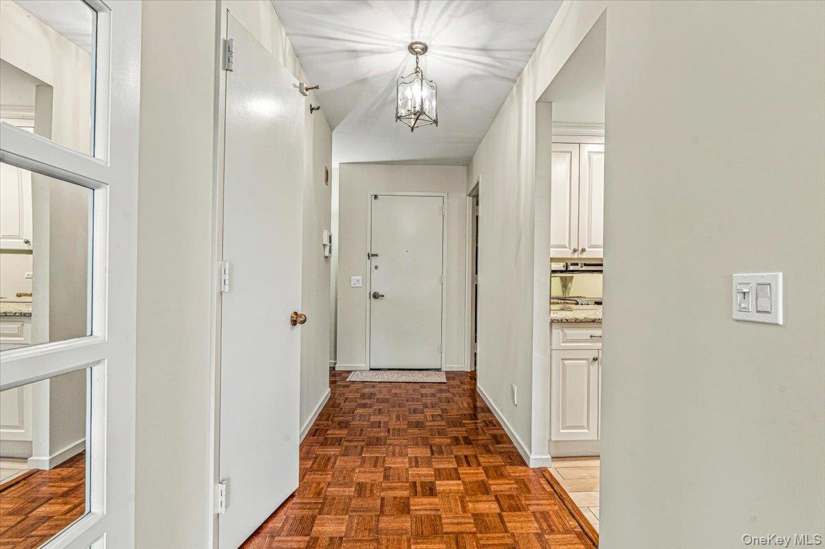 100 Hilton Avenue, Unit 806 photo 3