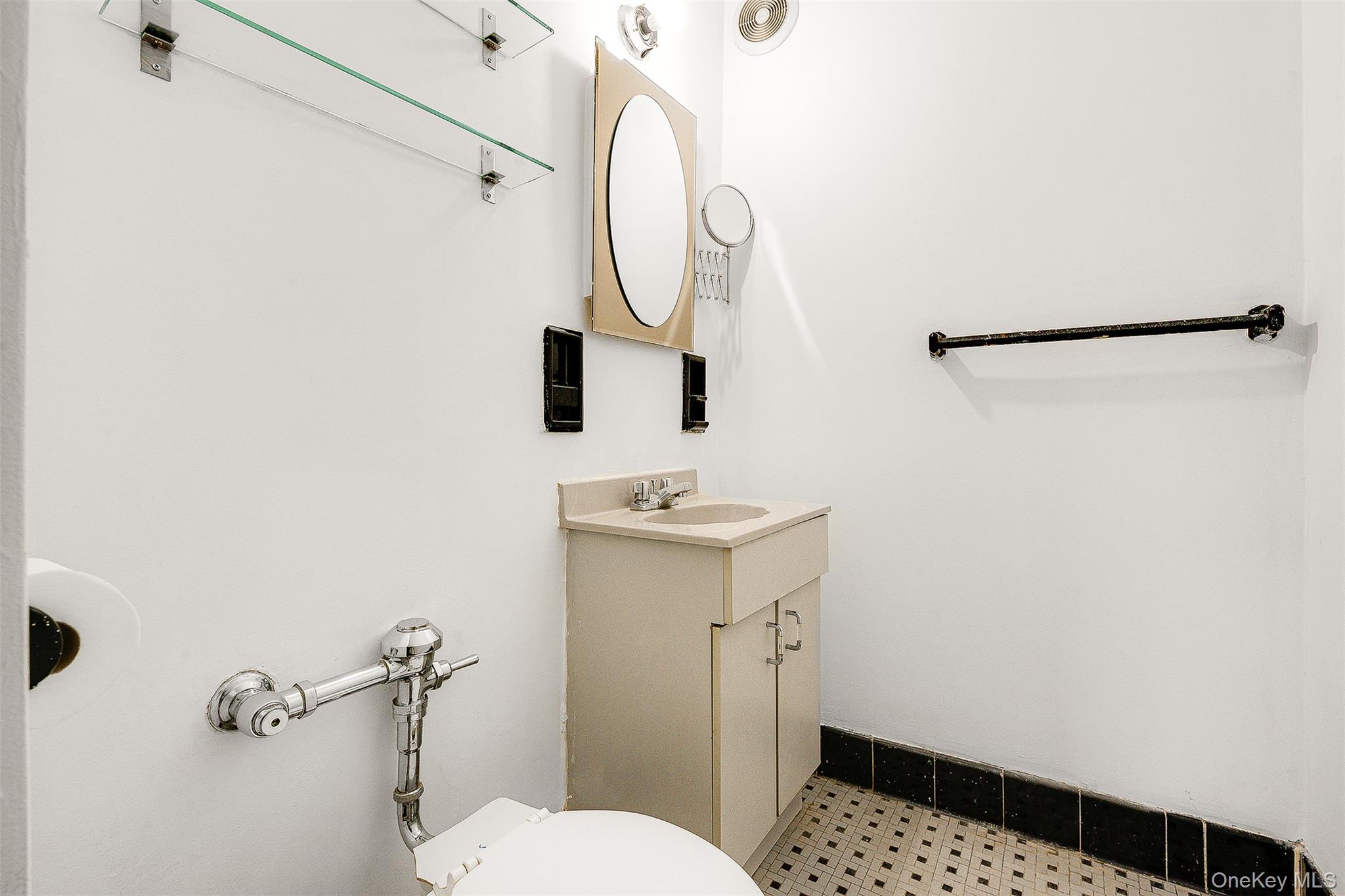 94-30 60th Avenue, Unit 1/H photo 19