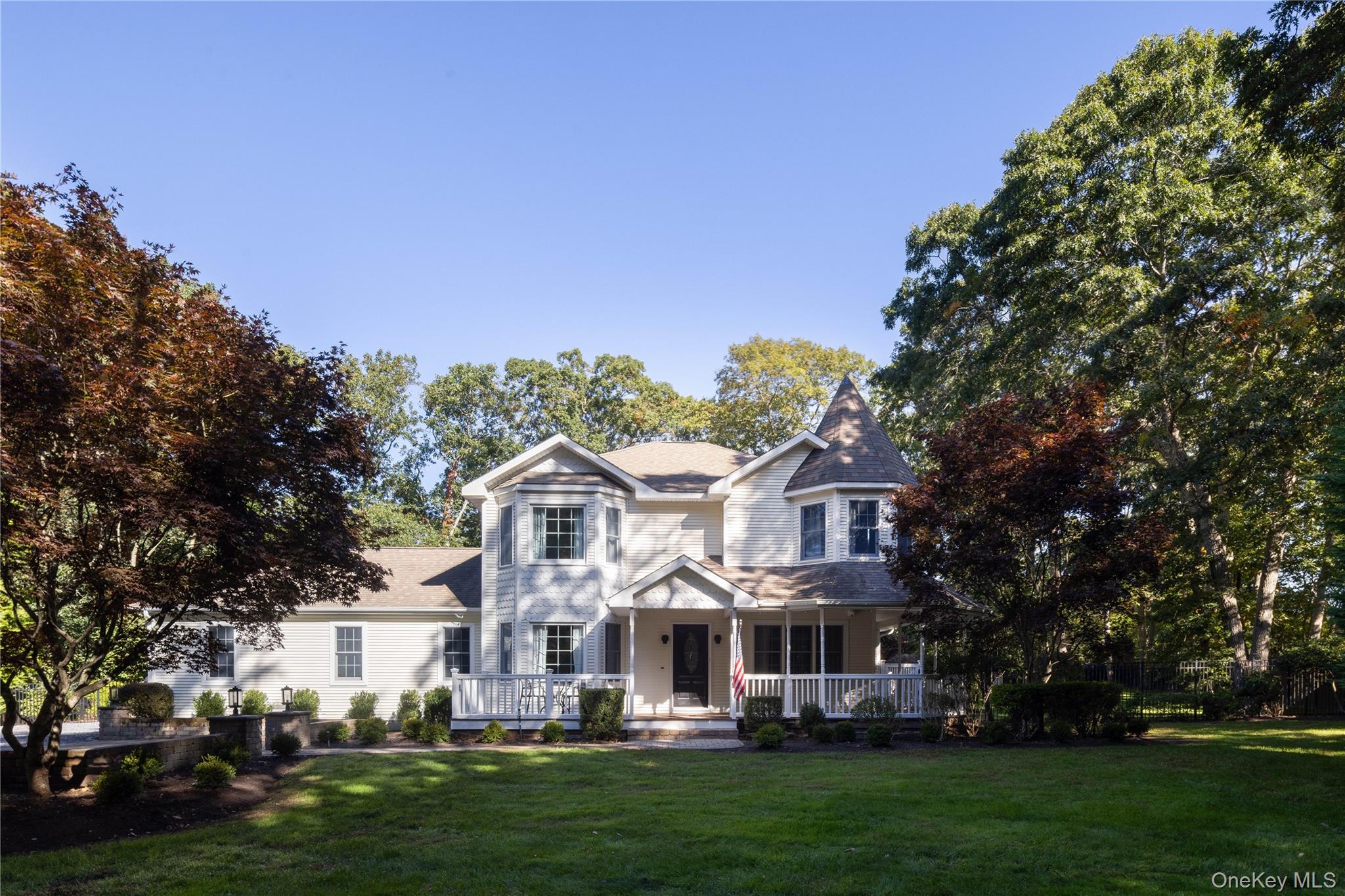 11 Country Estates Road – For Sale photo 2