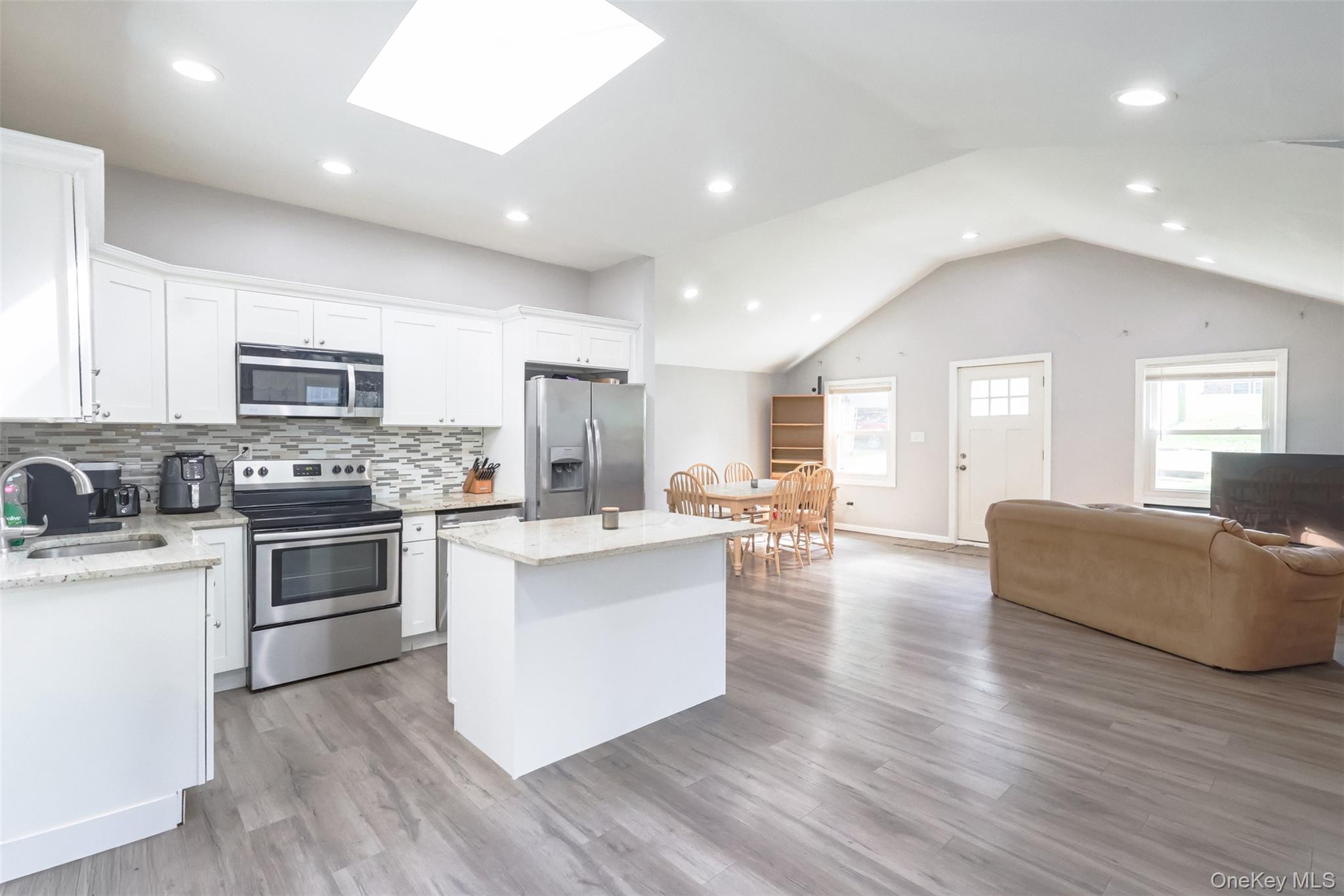 3 Elmwood Avenue – For Sale photo 2
