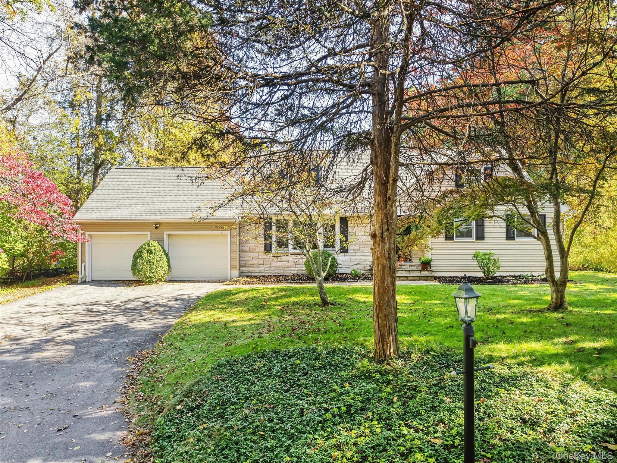 4 Deer Run Road – For Sale photo 2