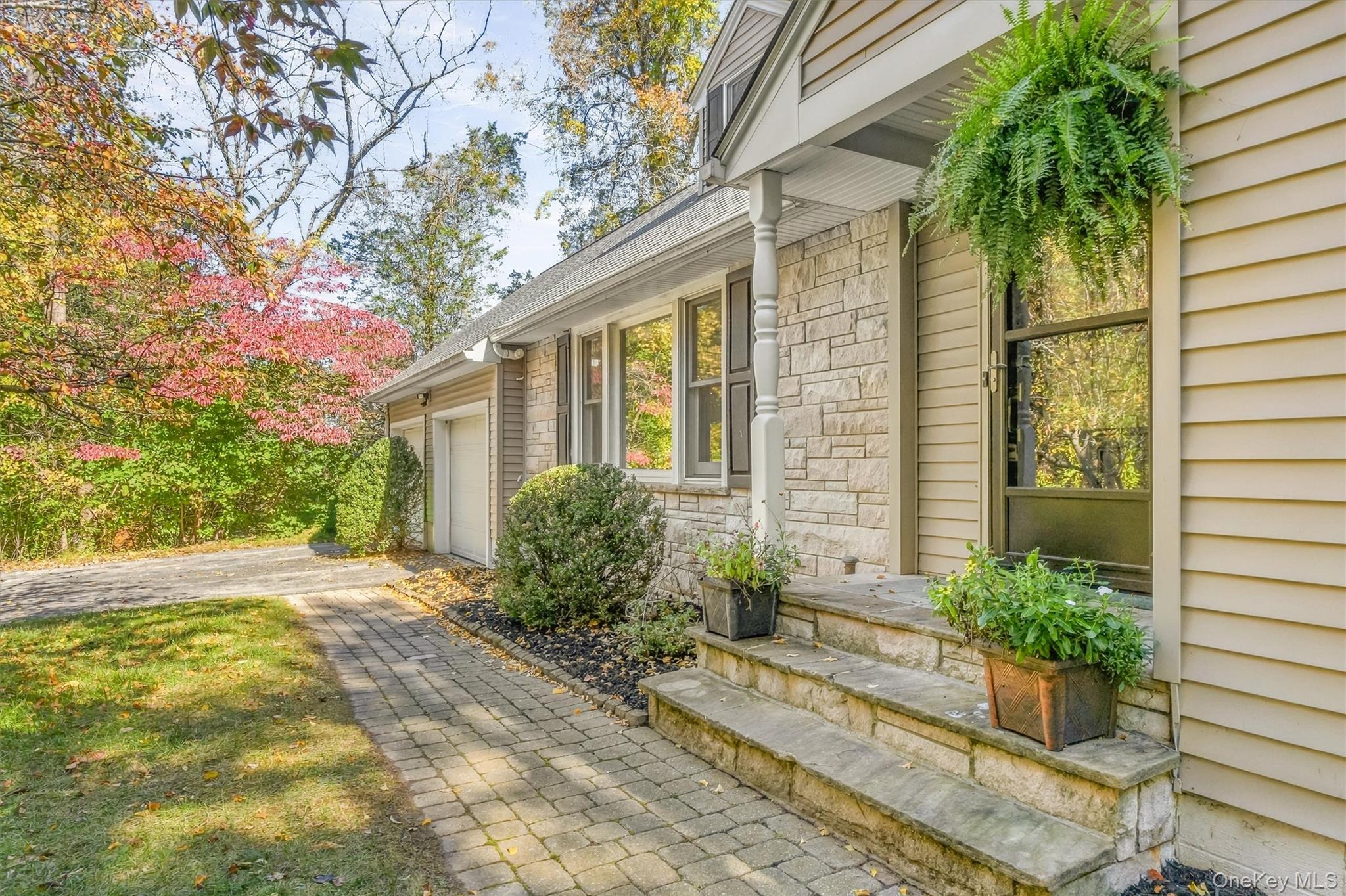 4 Deer Run Road – For Sale photo 3