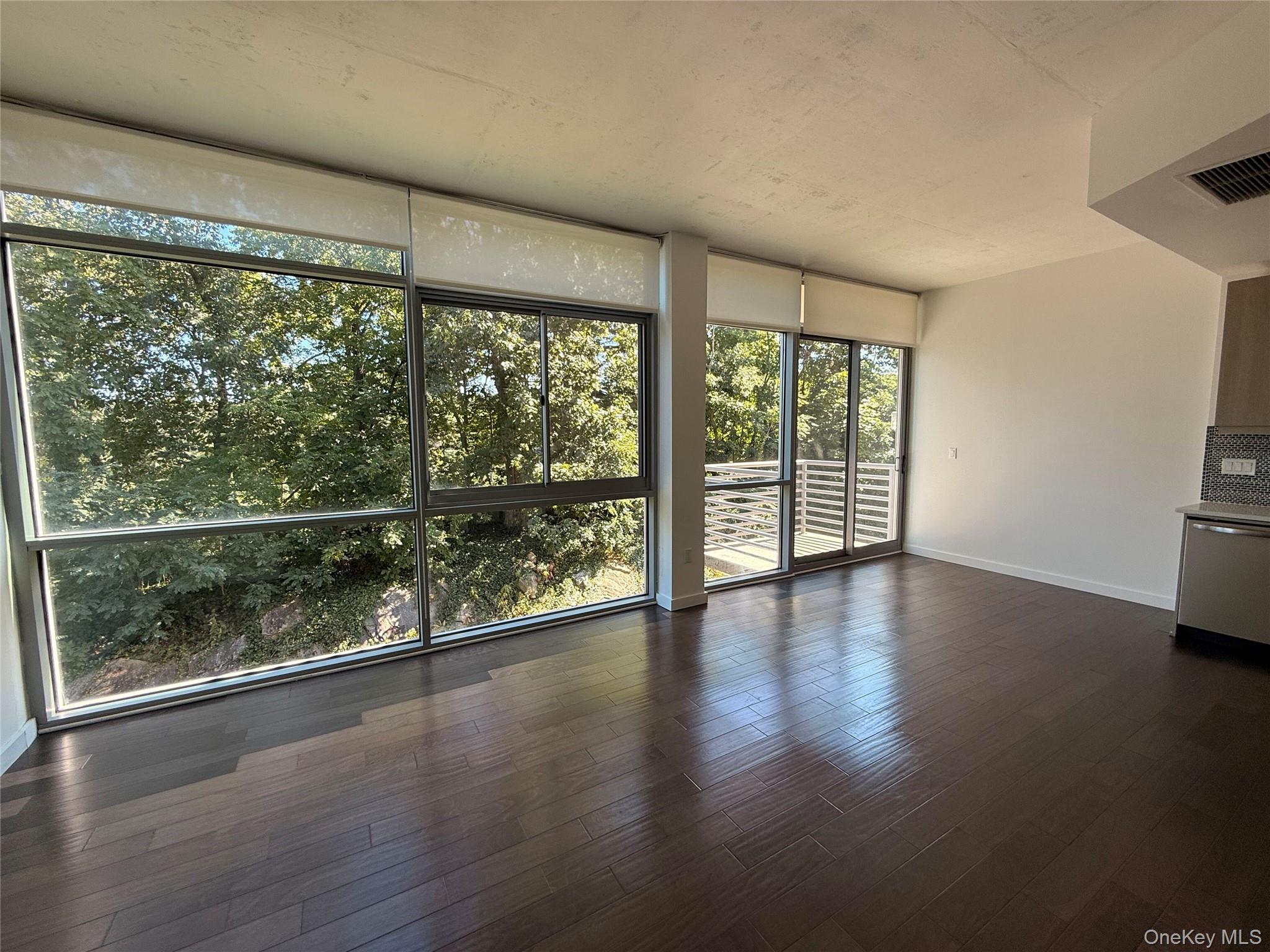 250 S Central Park Avenue, Unit 4i photo 2