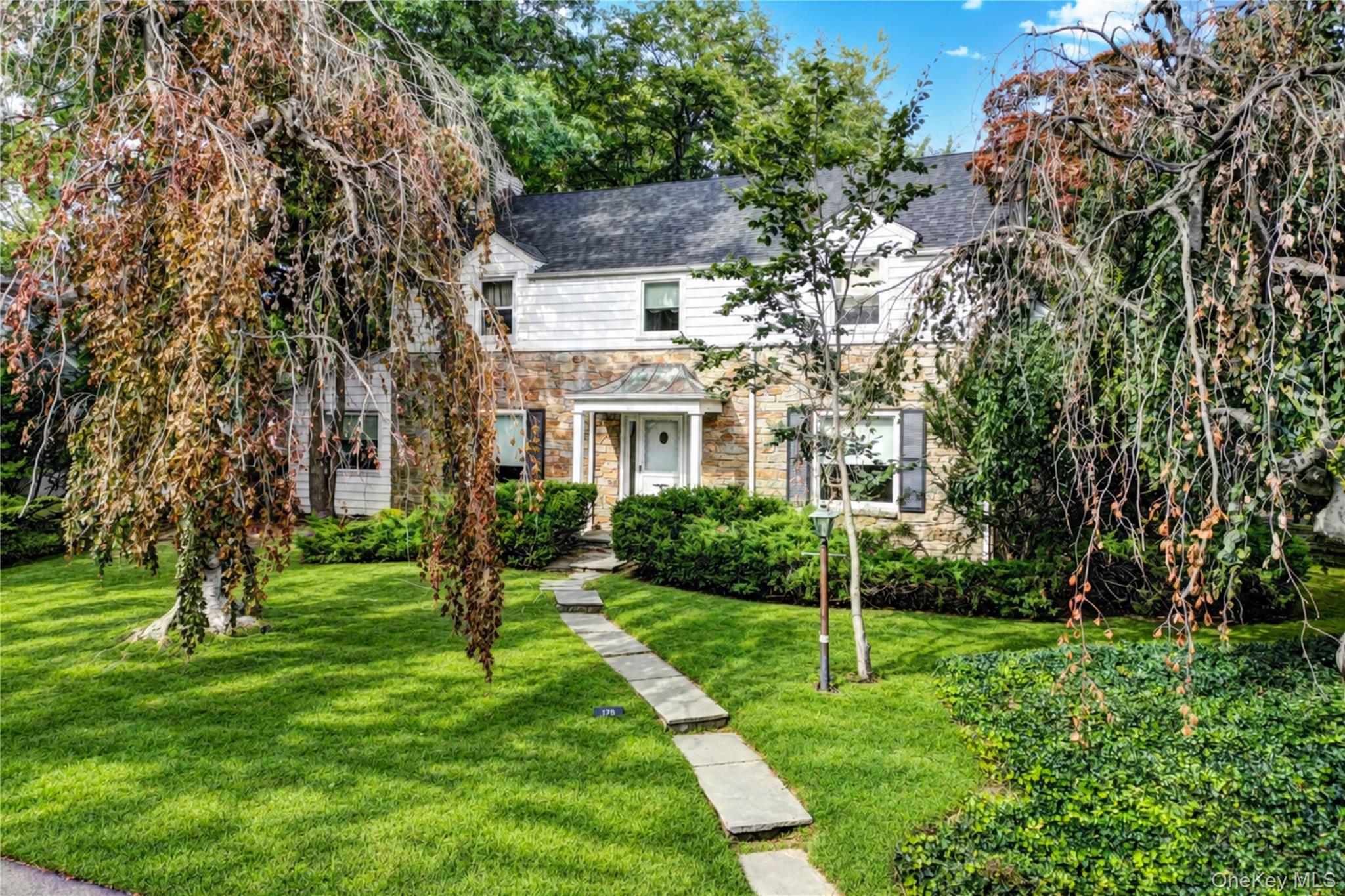 178 Schenck Circle N – For Sale