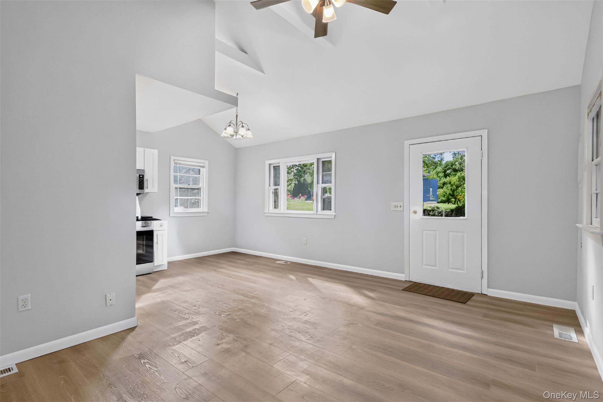 45 Lake Promenade – For Sale photo 4