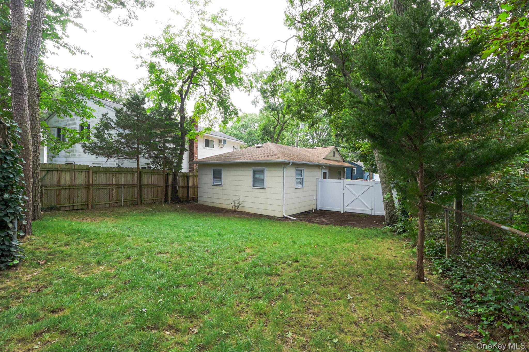 45 Lake Promenade – For Sale photo 14