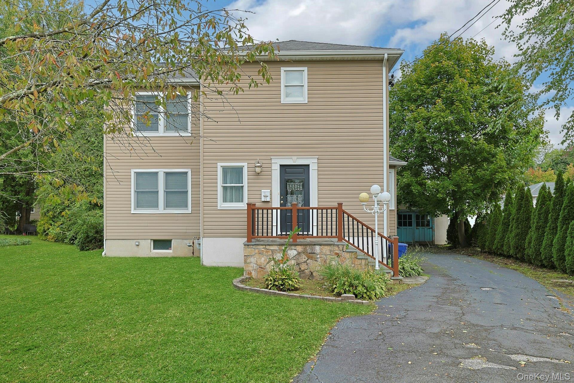 19 Cambridge Street E – For Sale