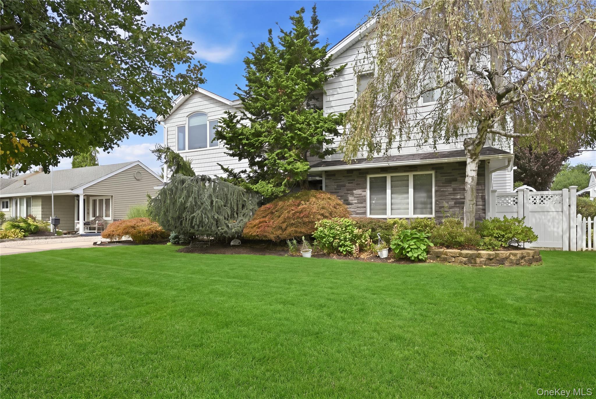 2555 Arleigh Road – For Sale photo 2