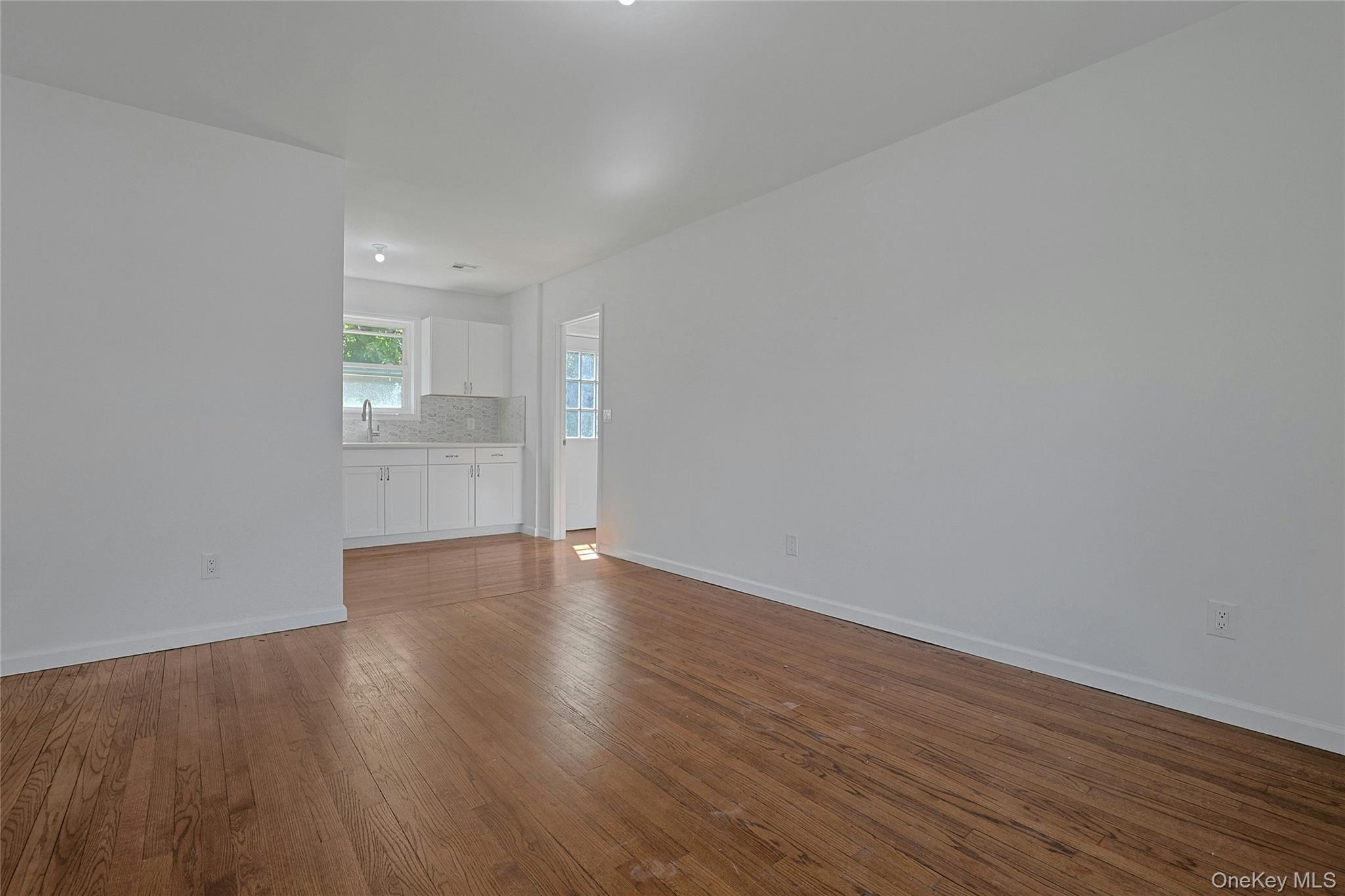15 Waldron Avenue – For Sale photo 10