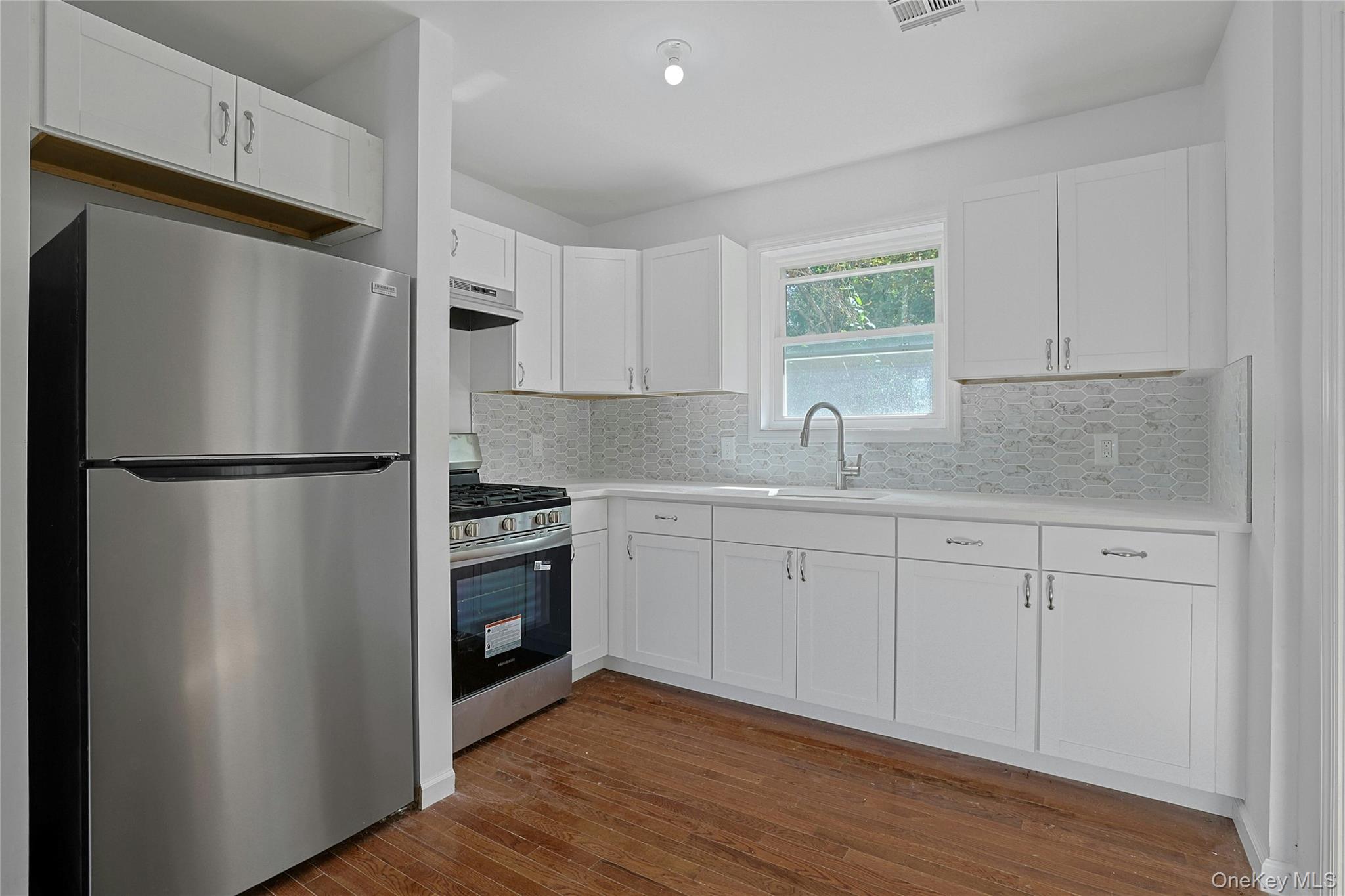 15 Waldron Avenue – For Sale photo 13