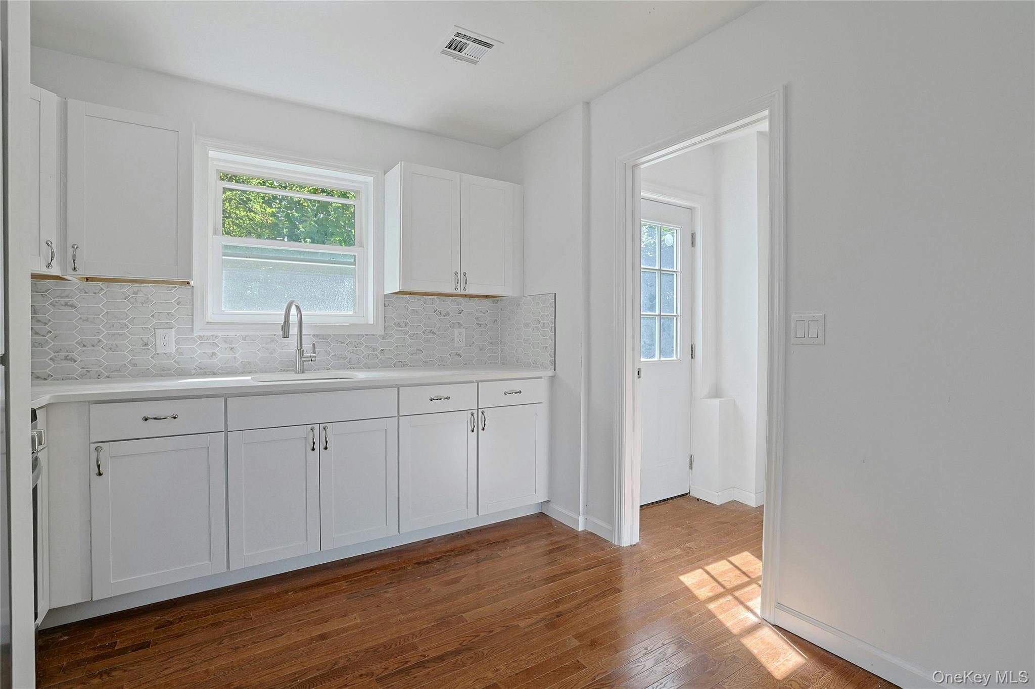 15 Waldron Avenue – For Sale photo 14