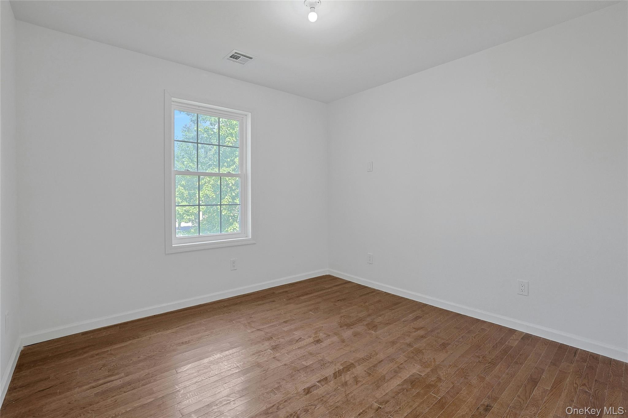 15 Waldron Avenue – For Sale photo 24