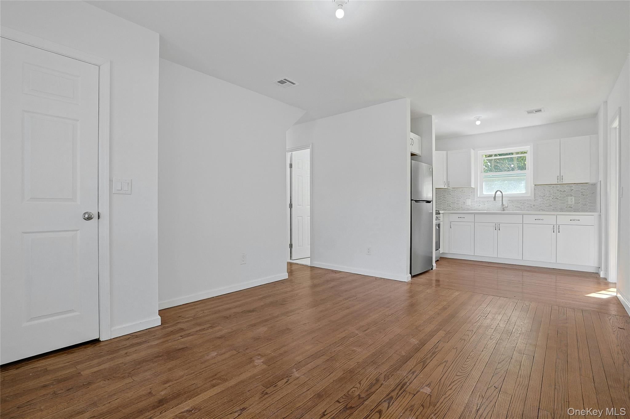 15 Waldron Avenue – For Sale photo 9