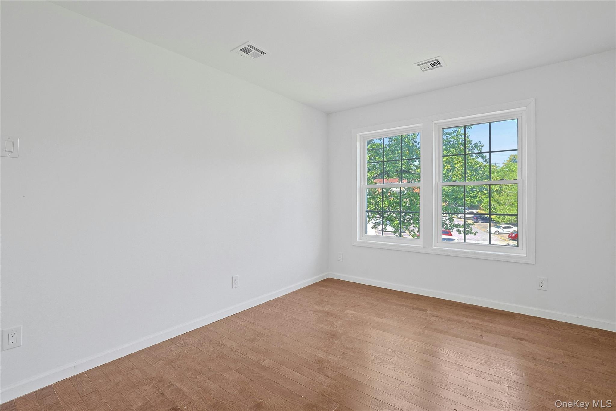 15 Waldron Avenue – For Sale photo 30