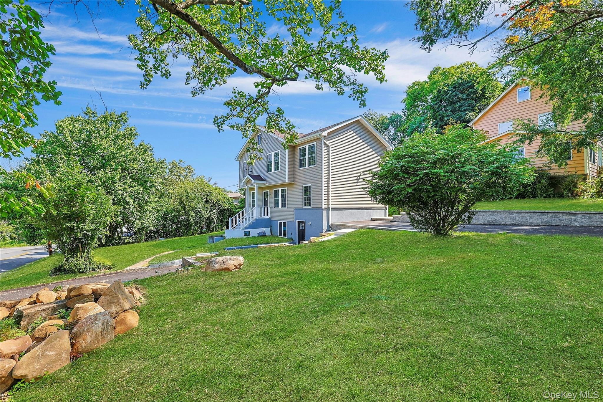 15 Waldron Avenue – For Sale photo 3
