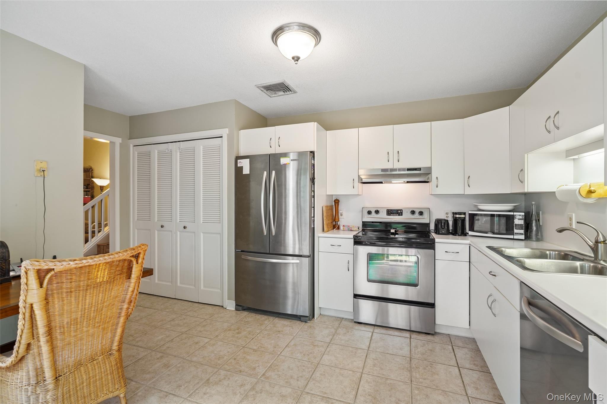 593 Heritage Hills Drive, Unit C photo 8