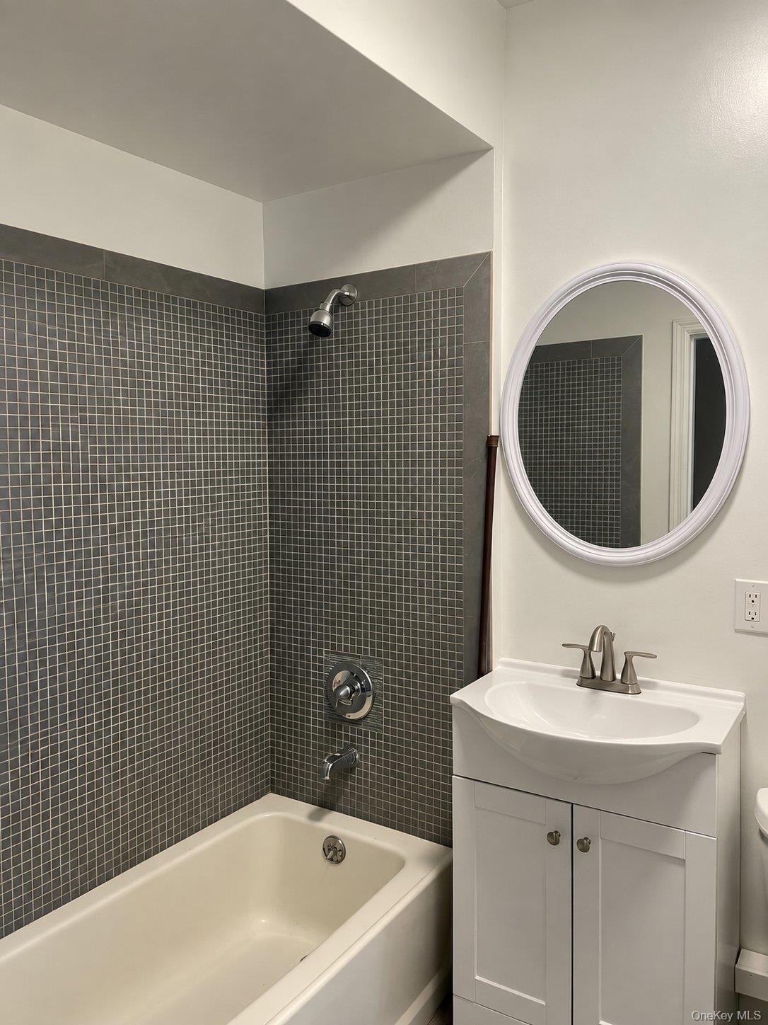 132 Main Street, Unit A photo 5