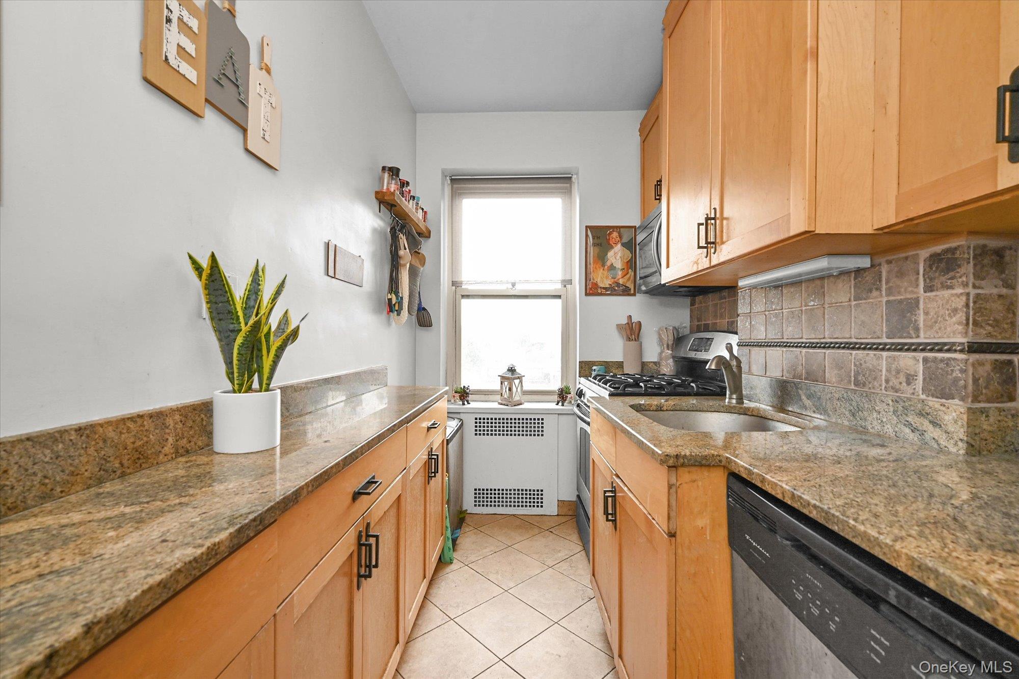 67-76 Booth Street, Unit 2i photo 8