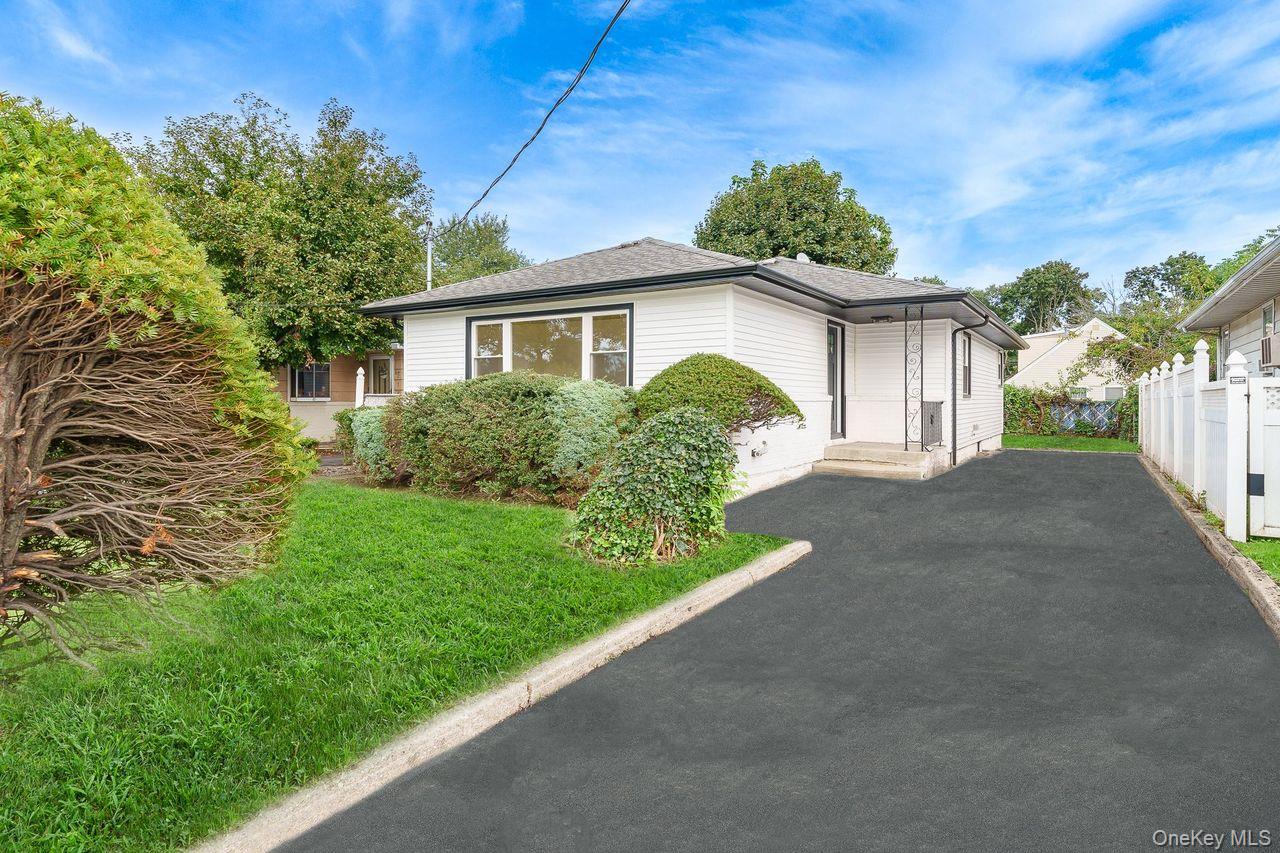 212 Westbury Boulevard – For Sale
