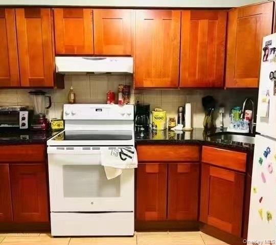 4588 161st Street – For Sale photo 3