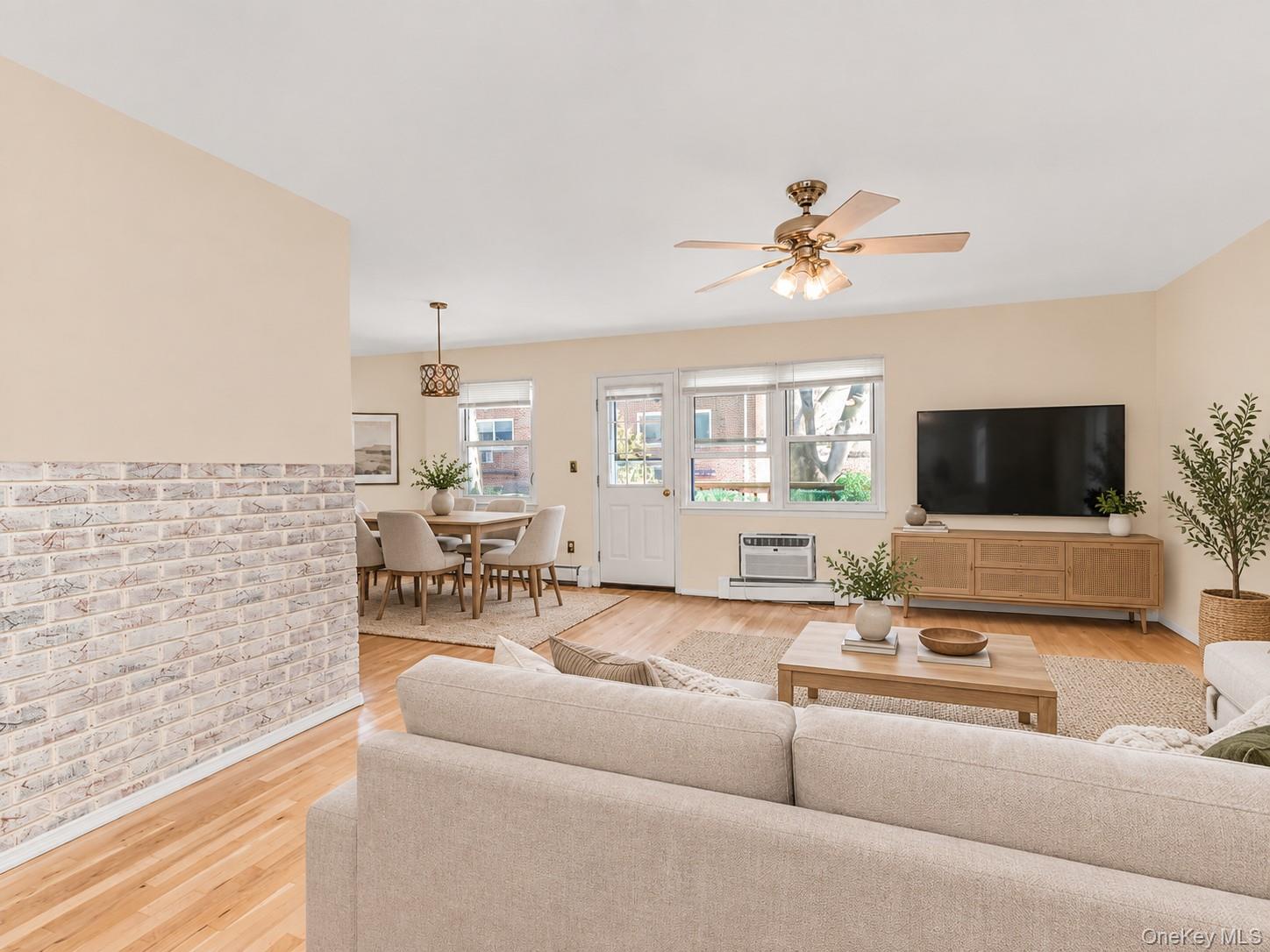 380 N Broadway, Unit C4 photo 4