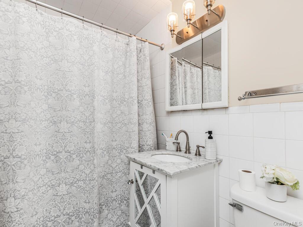380 N Broadway, Unit C4 photo 17