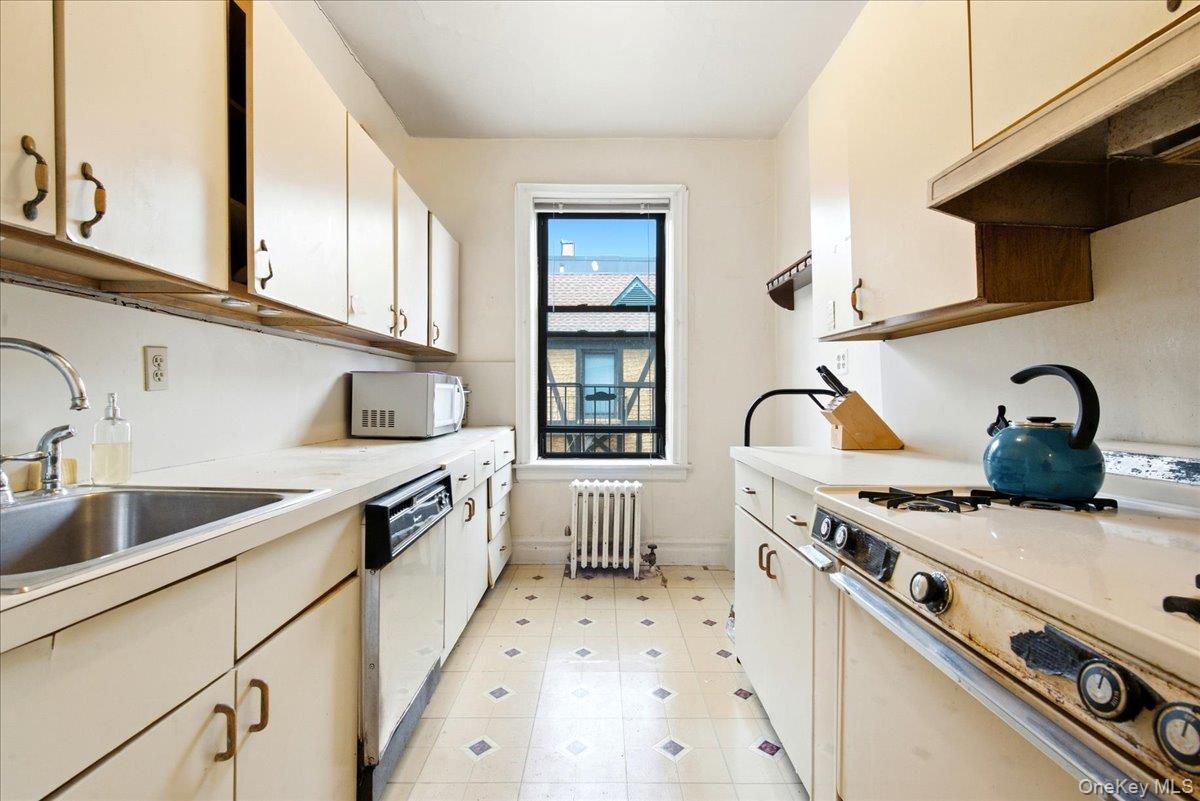83-19 116th Street, Unit 6D photo 14