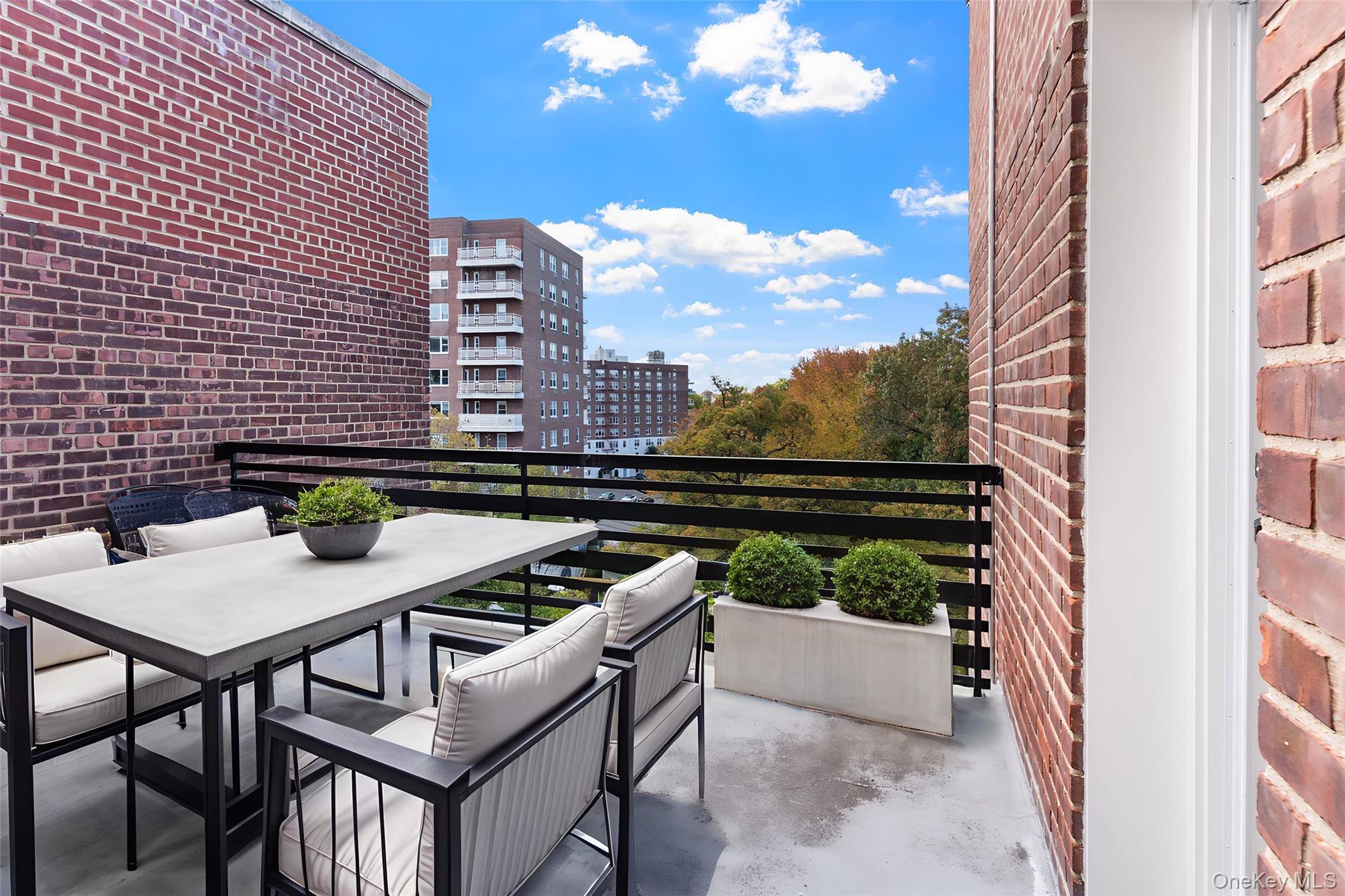 1133 Midland Avenue, Unit 6F photo 22