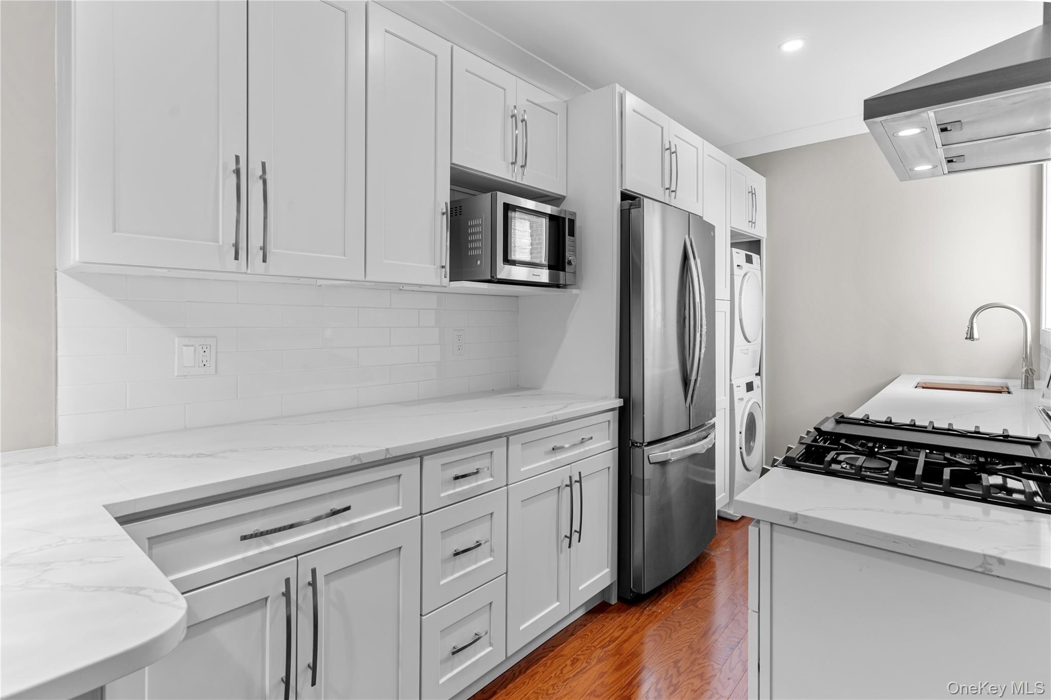 1133 Midland Avenue, Unit 6F photo 4