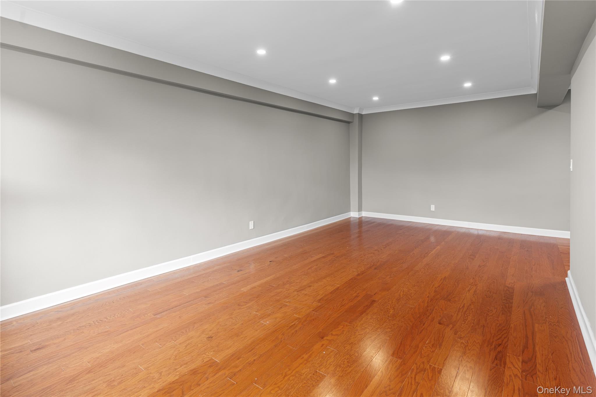 1133 Midland Avenue, Unit 6F photo 7