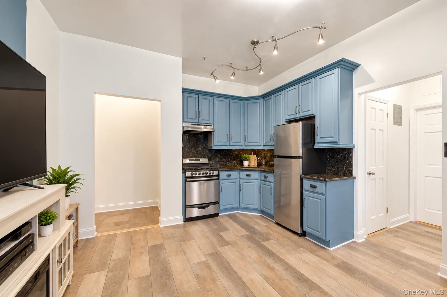 115-25 Metropolitan Avenue, Unit 224 photo 5