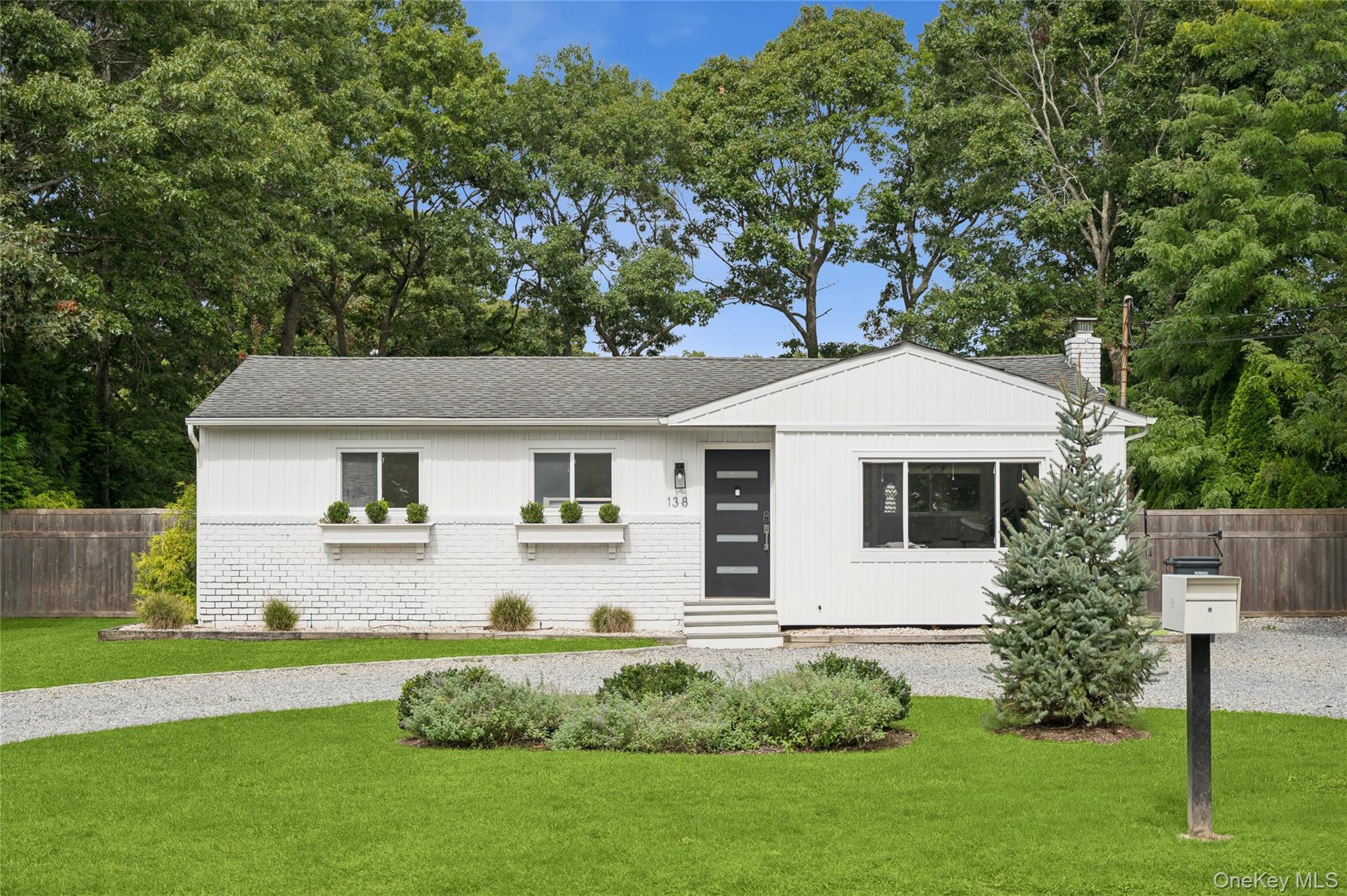 138 W Tiana Road – For Sale