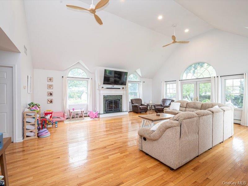 21 James Street – For Sale photo 10