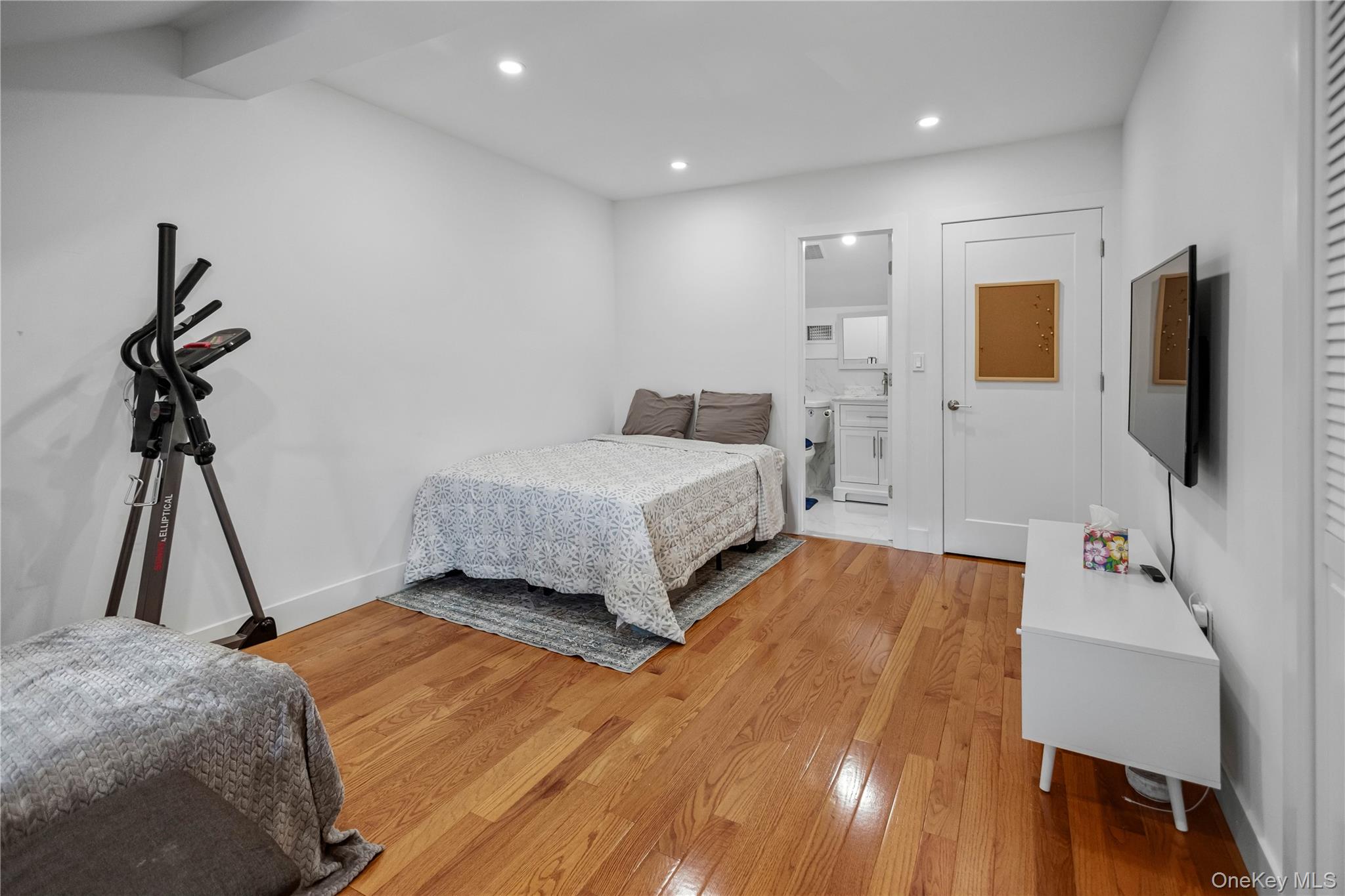271 Signs Road, Unit E photo 23