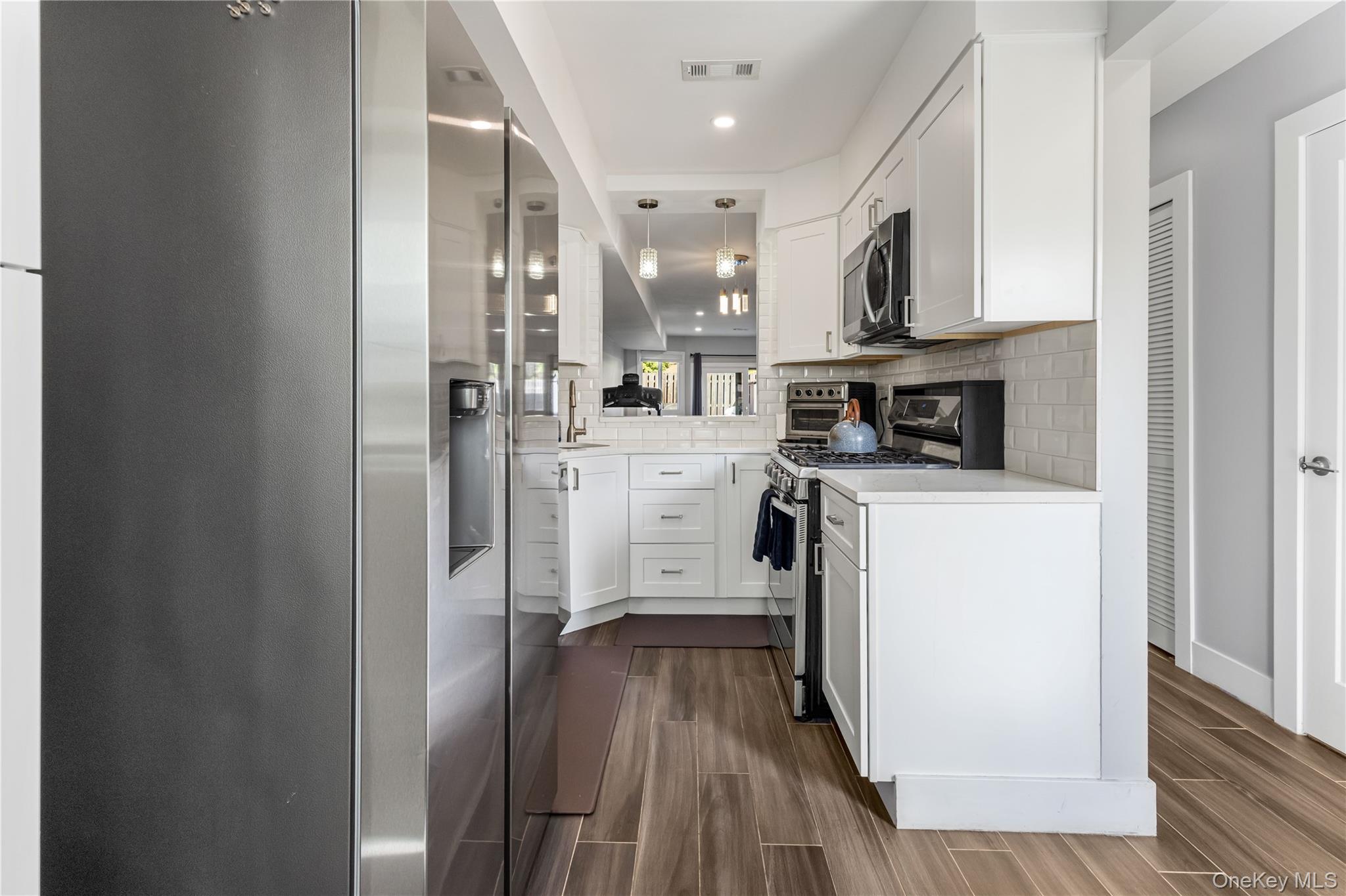 271 Signs Road, Unit E photo 6