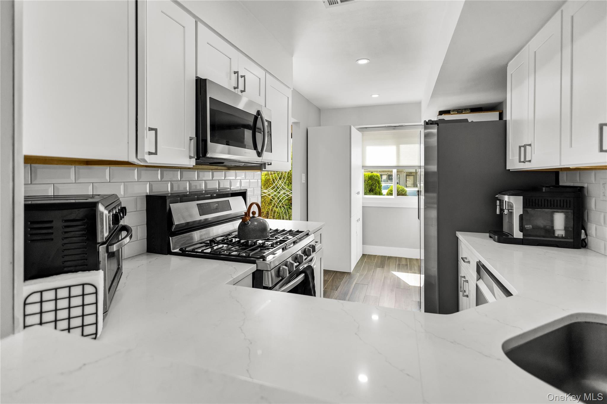 271 Signs Road, Unit E photo 5