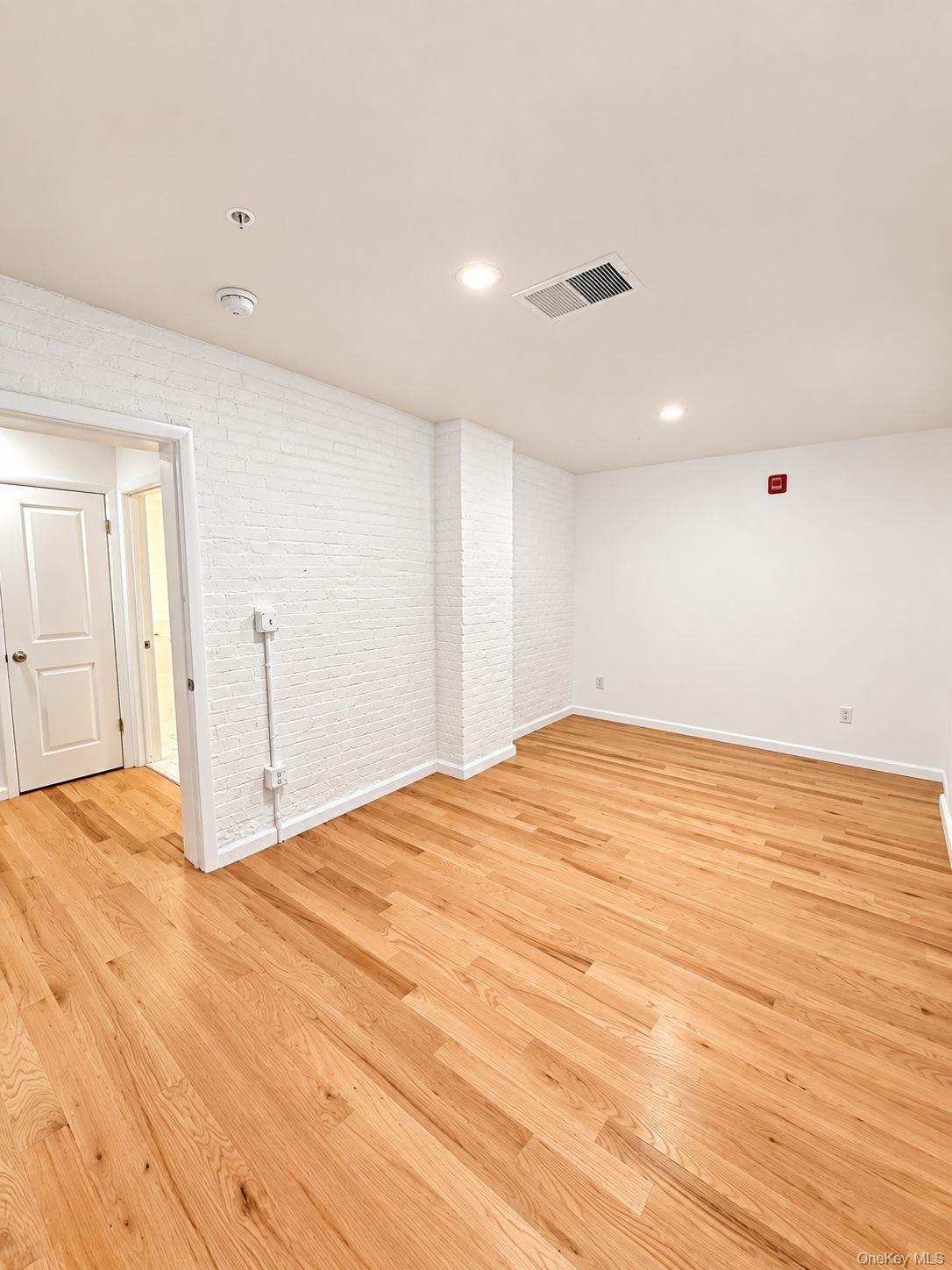155 S River St, Unit DB photo 6