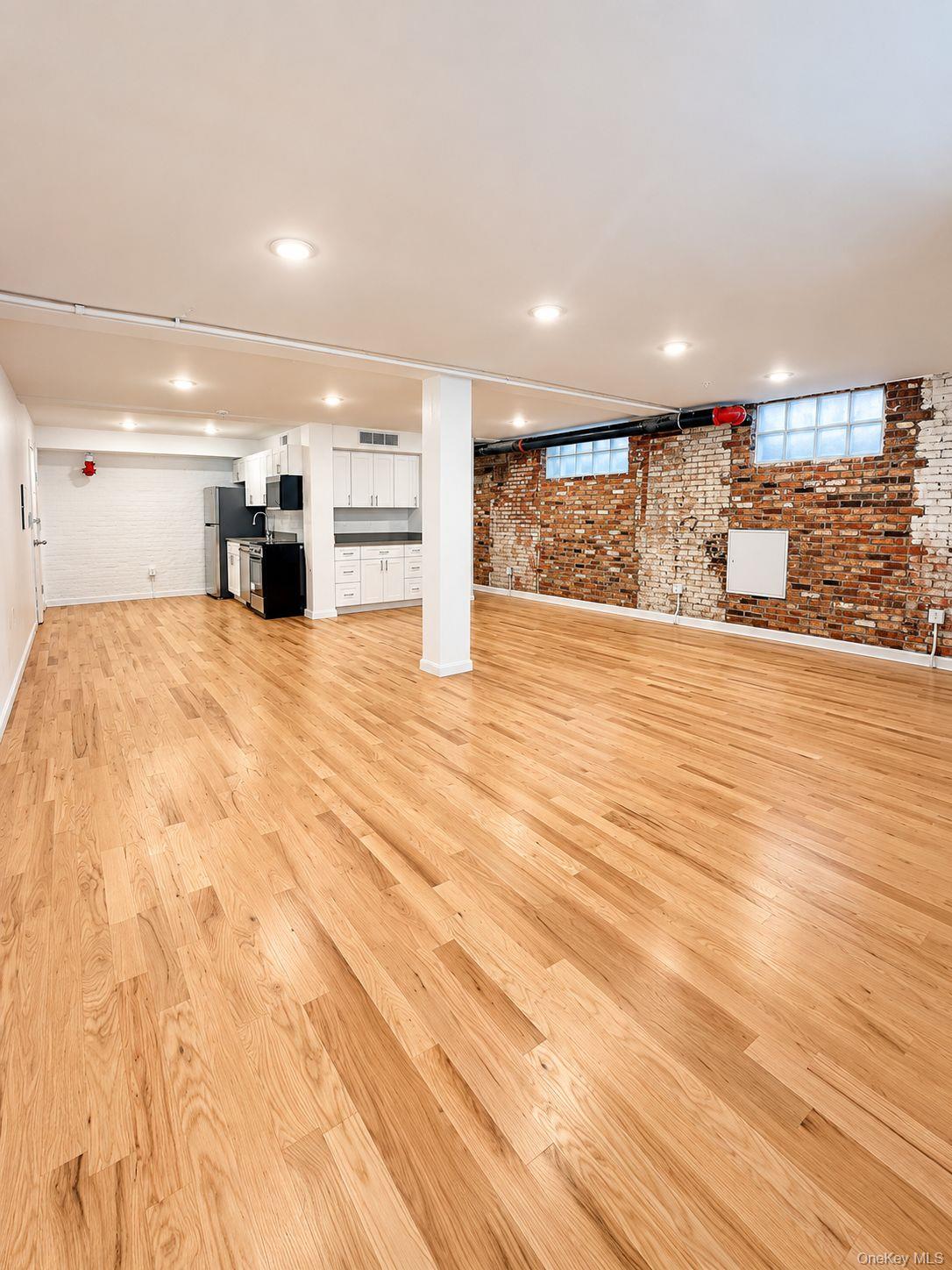 155 S River St, Unit DB photo 2