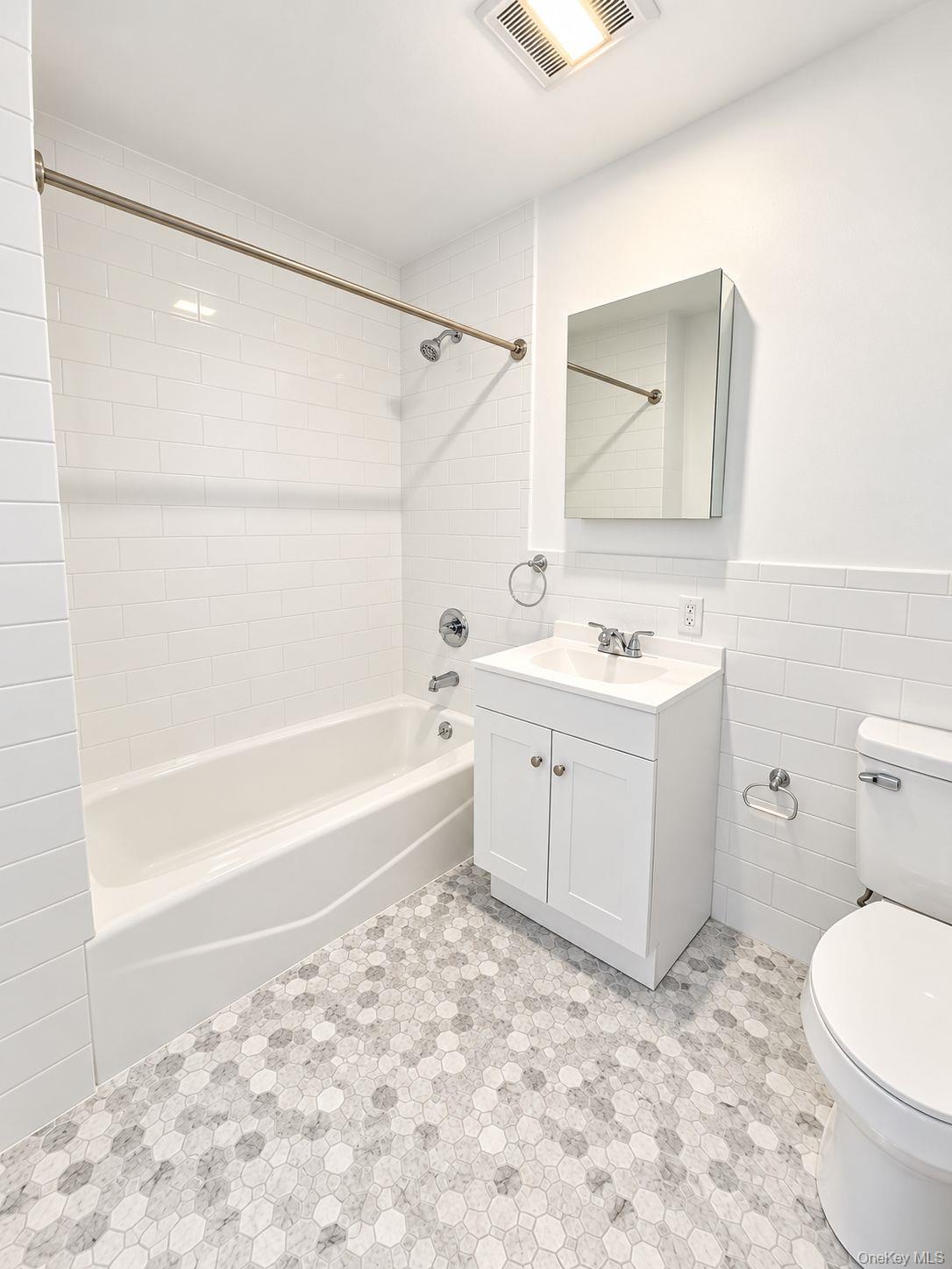 155 S River St, Unit A3 photo 3